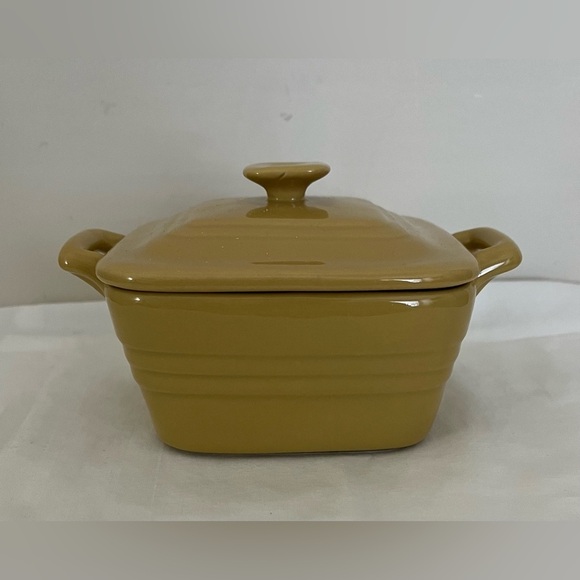 Kirklands Stoneware Butter Dish / Serving Dish, Microwave & Dishwasher Safe - Picture 2 of 12